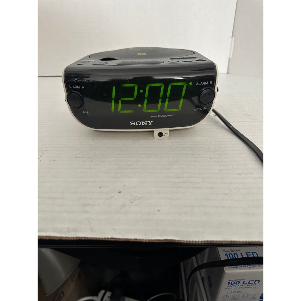 Sony Dream Machine ICF-CD815 AM FM CD Clock Radio Dual Alarm Green LED Black